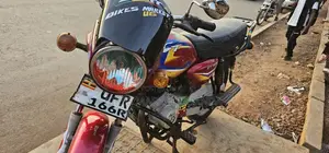 Bajaj Boxer 125 2023 Red