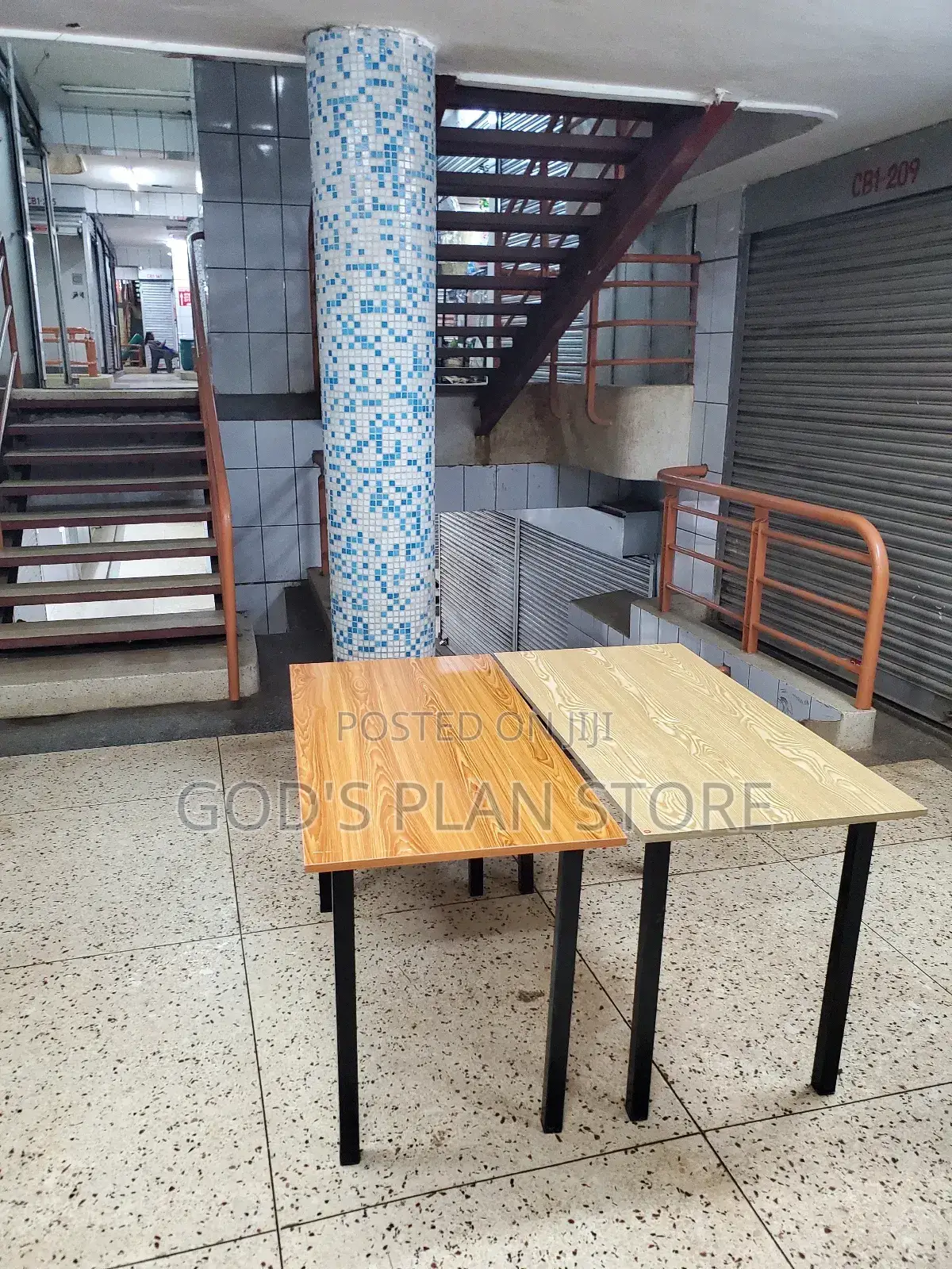 Computer Table Rectangular Wooden Foldable Table With Metallic Legs