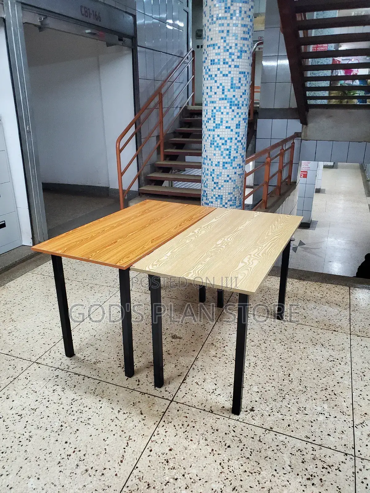 Computer Table Rectangular Wooden Foldable Table With Metallic Legs