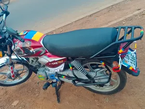 TVS HLX 125 2022 Red