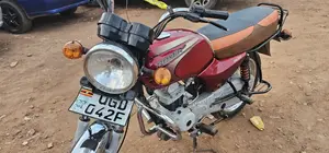 Bajaj Boxer 2025 Red