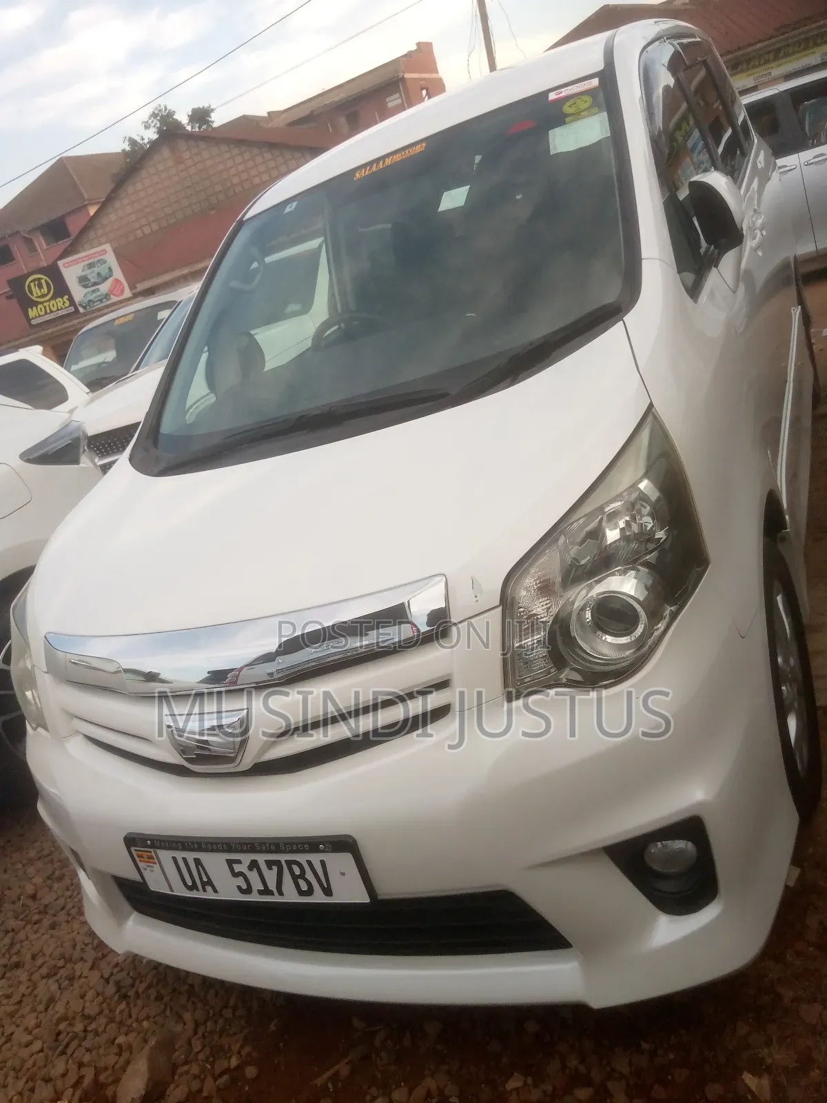 Toyota Noah 2011 White