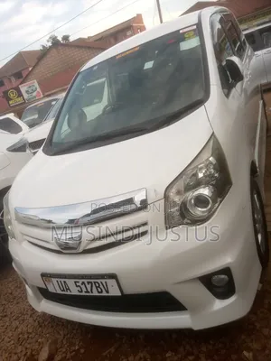 Toyota Noah 2011 White