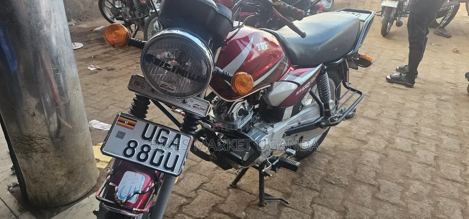 TVS HLX 125 2024 Red