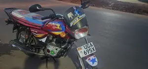 Bajaj Boxer 125 2023 Red