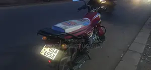 Bajaj Boxer 125 2023 Red