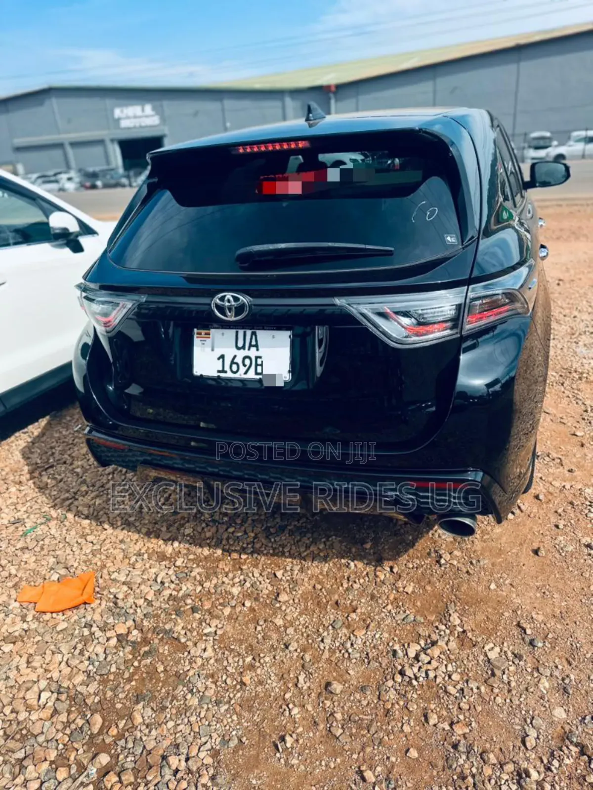 Toyota Harrier 2.0 2017 Black