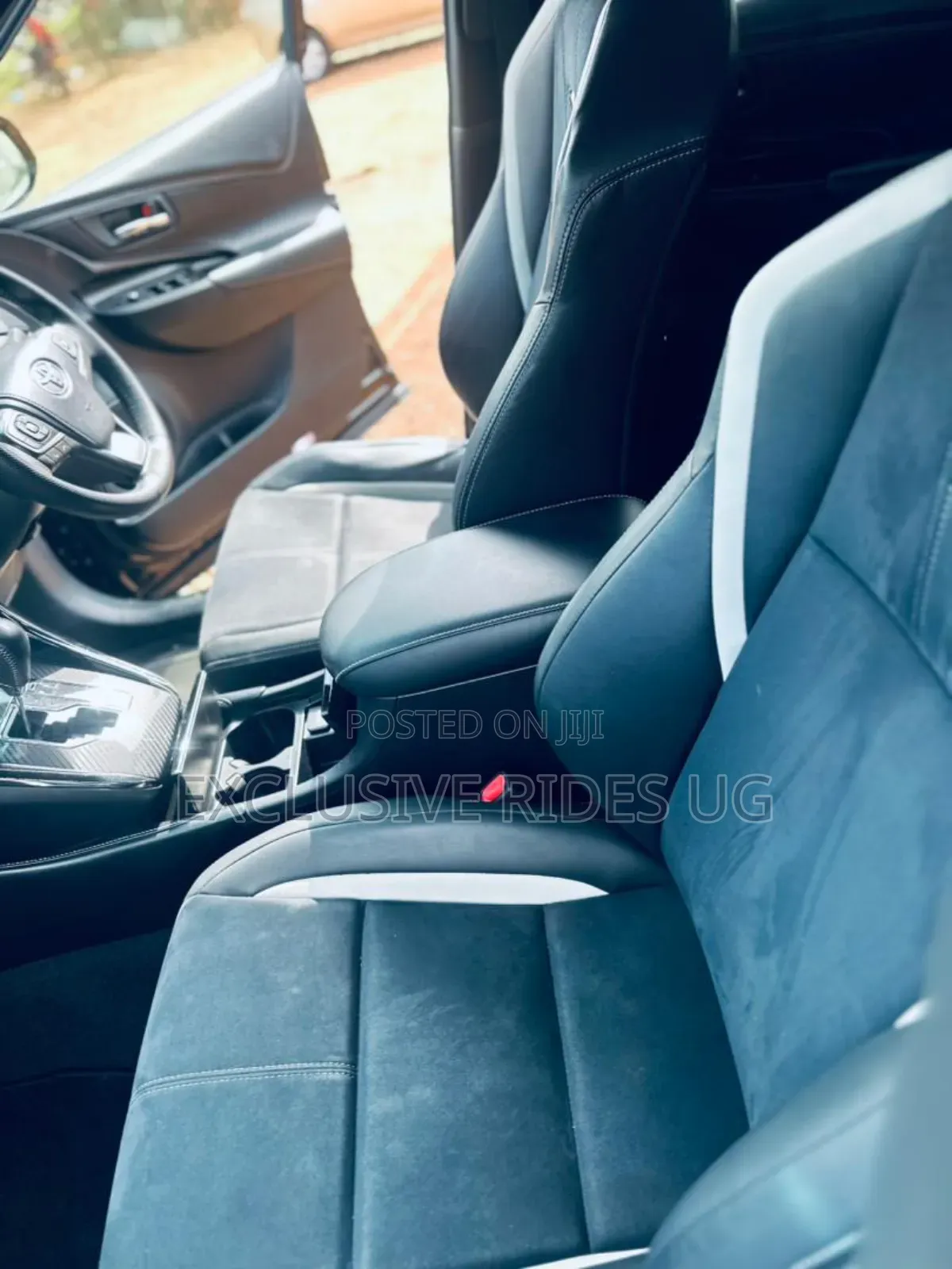 Toyota Harrier 2.0 2017 Black