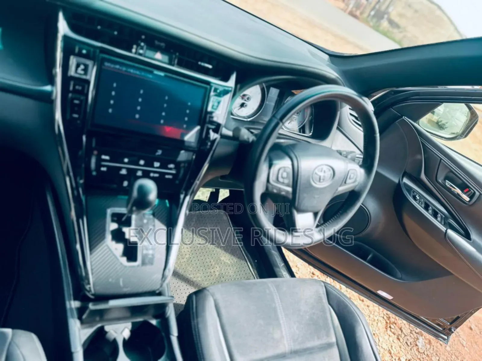Toyota Harrier 2.0 2017 Black