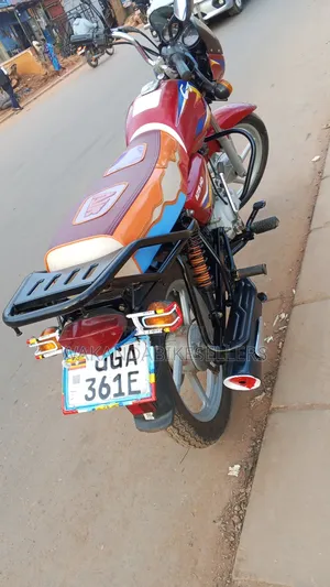 Bajaj Boxer 125 2024 Red