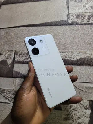 Infinix Smart 7 HD 64 GB White