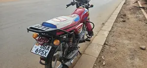 Bajaj Boxer 125 2025 Red