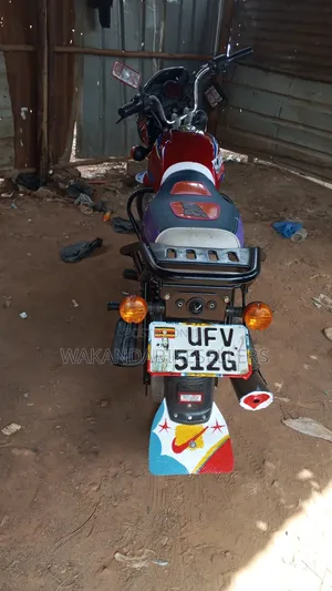 Bajaj Boxer 125 2023 Red