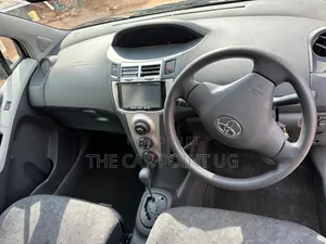 Toyota Vitz 2010 Gray