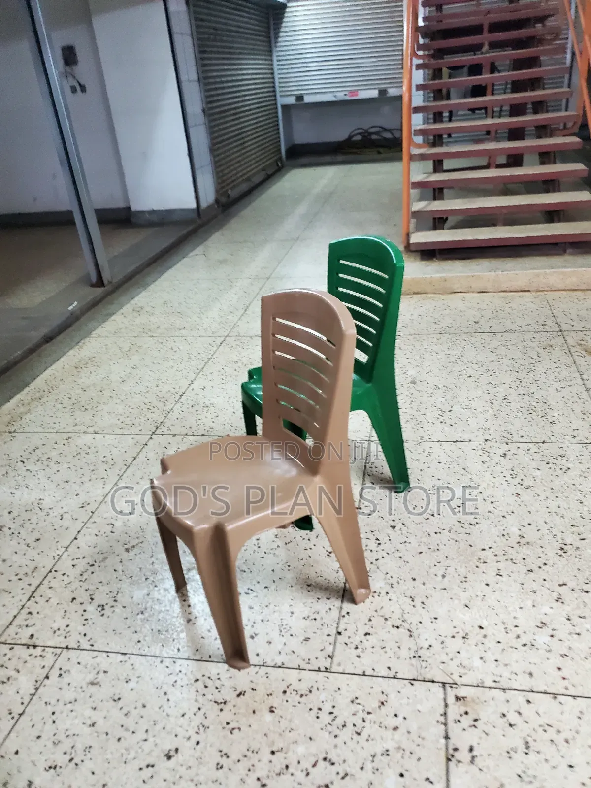 Circled Plastic Chairs Plastic Chairs Armless