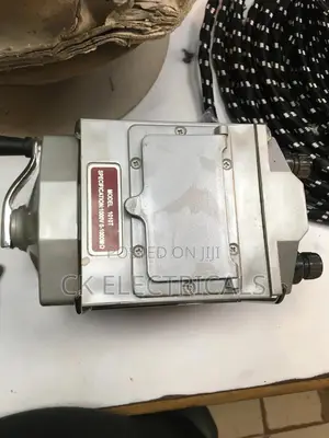 Earth Megger Tester 1000v 0-1000m