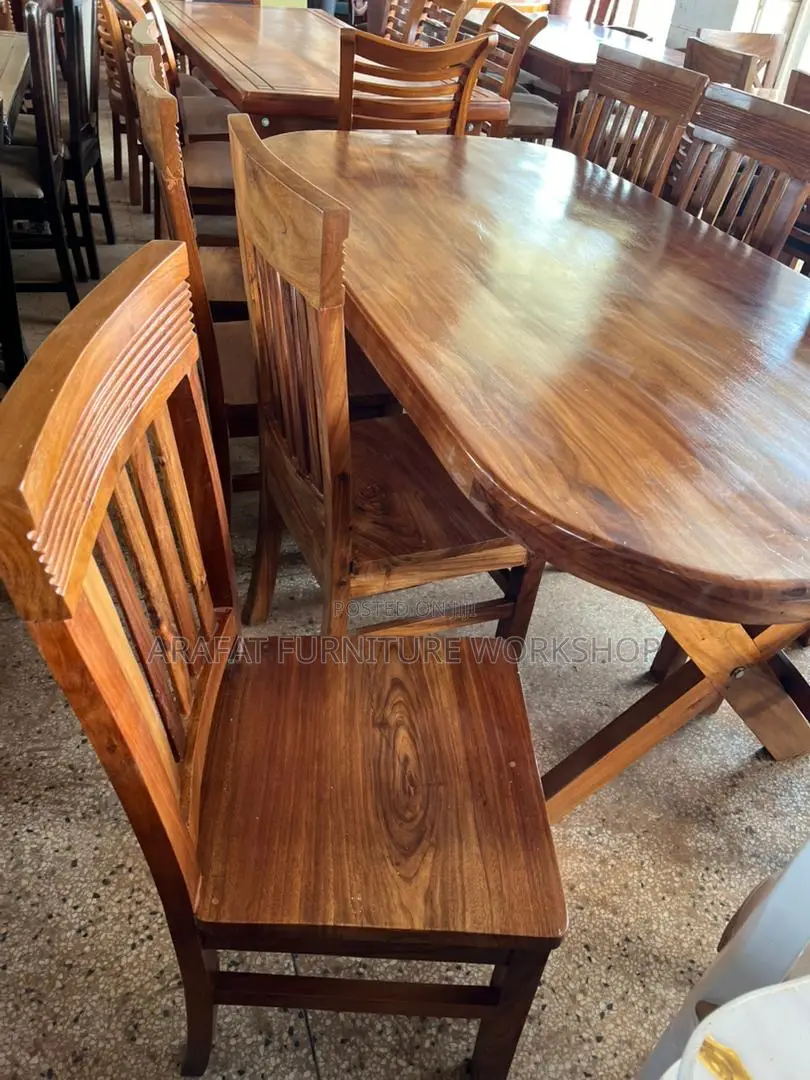 Solid Mugavo Dining Set