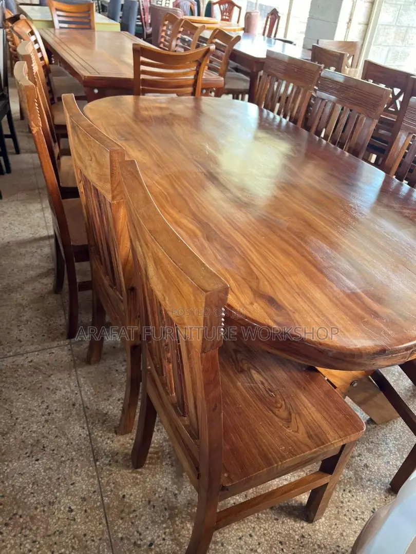Solid Mugavo Dining Set