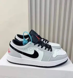 Nike X Travis Scot Low Sneakers X