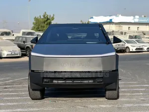 Tesla Cybertruck 2024 Gold