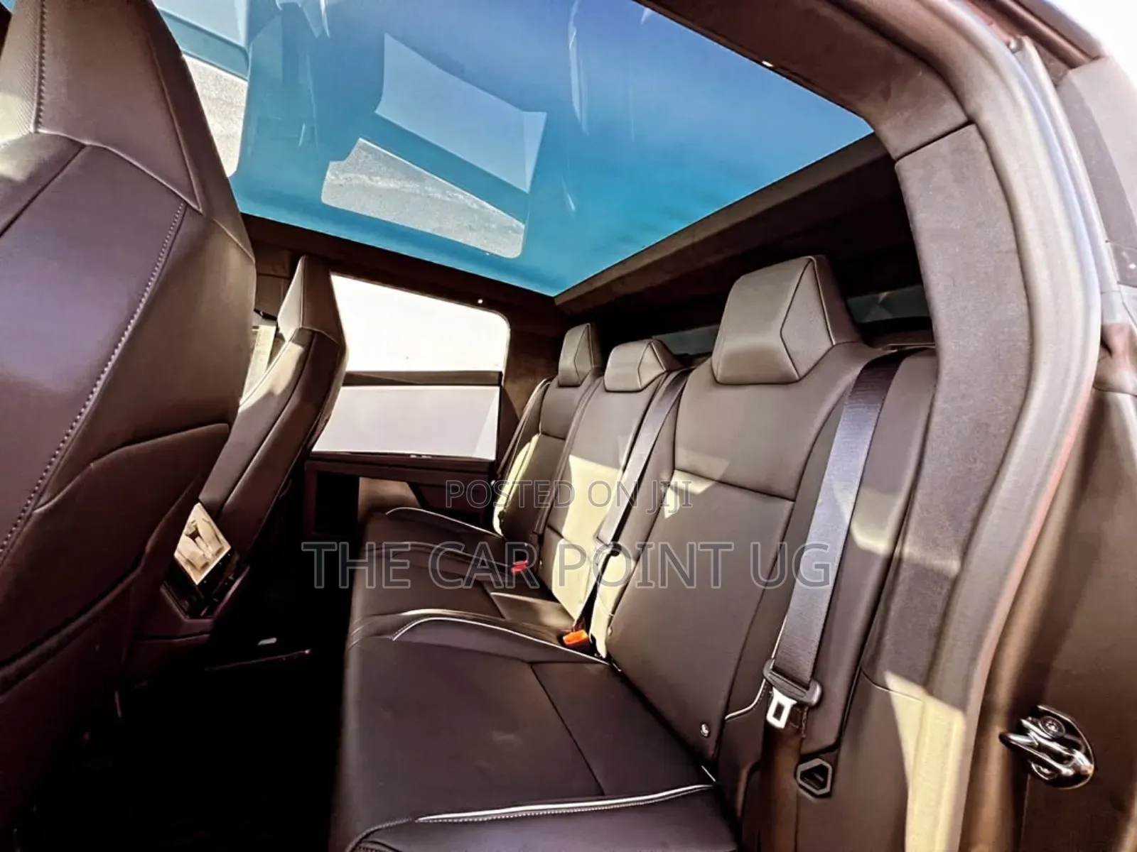 Tesla Cybertruck 2024 Gold