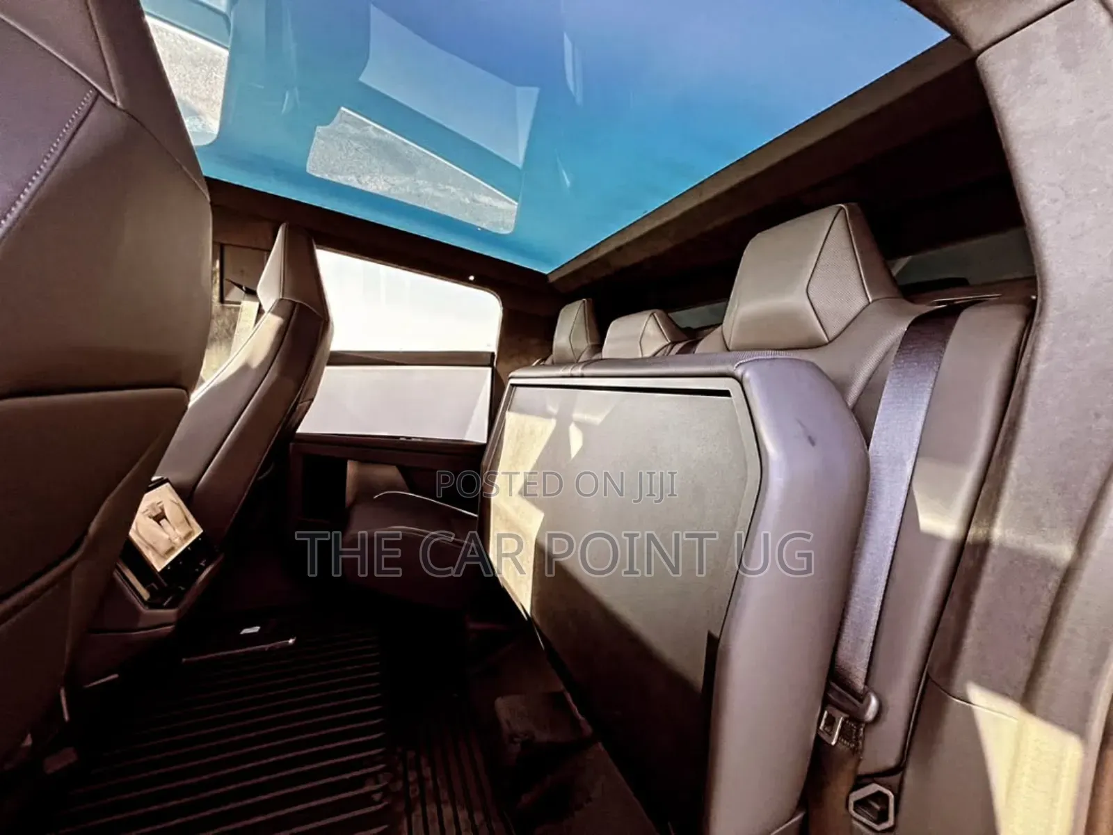 Tesla Cybertruck 2024 Gold