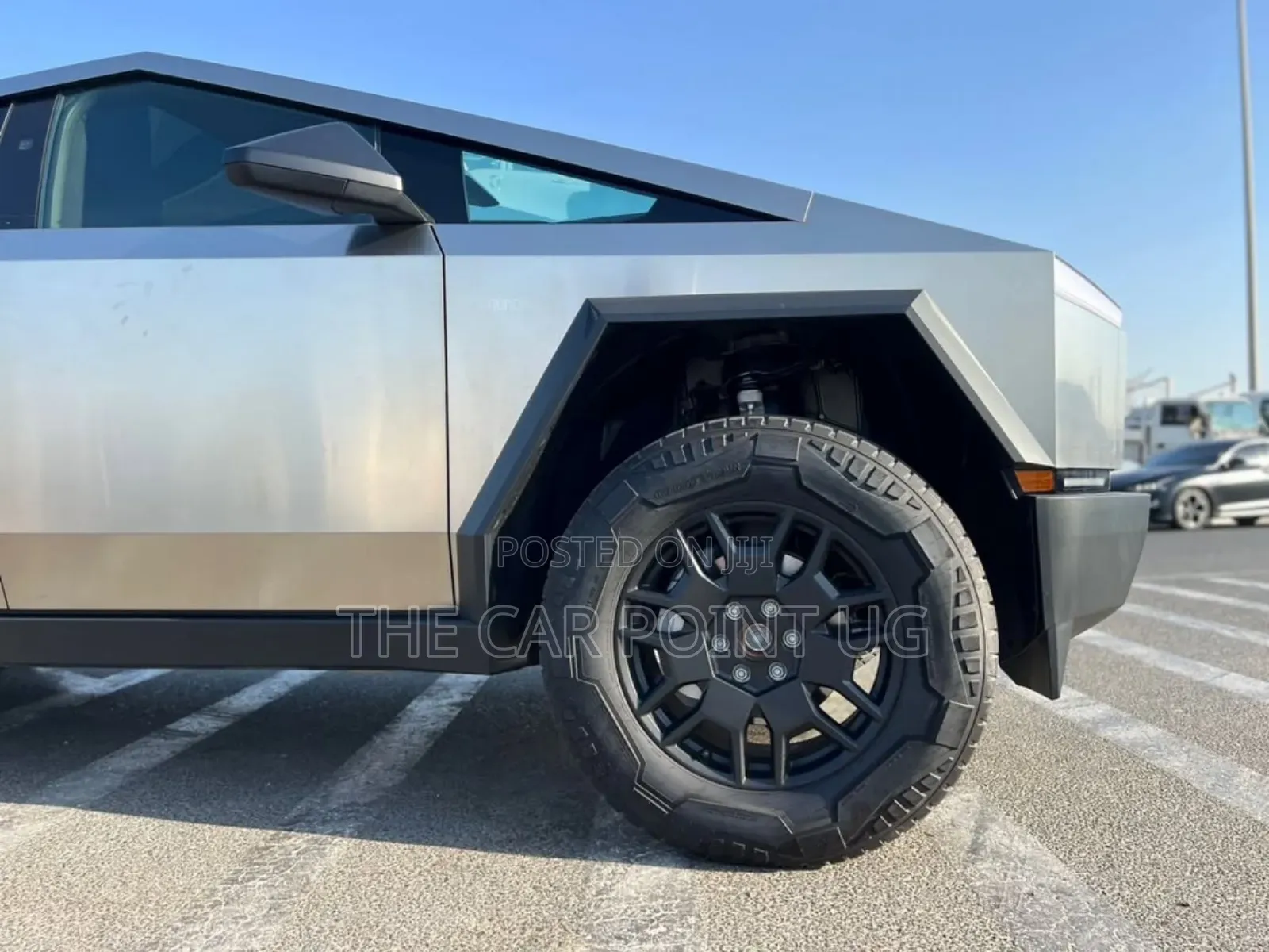 Tesla Cybertruck 2024 Gold