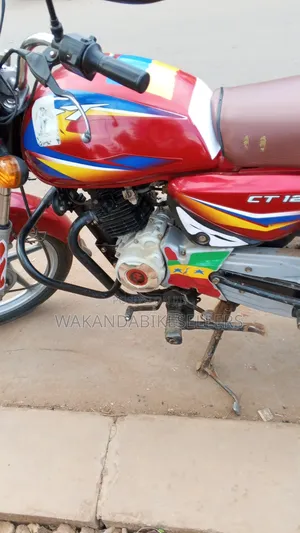 Bajaj Boxer 125 2023 Red