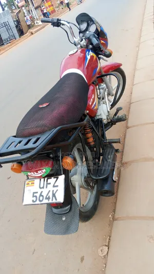 Bajaj Boxer 125 2023 Red