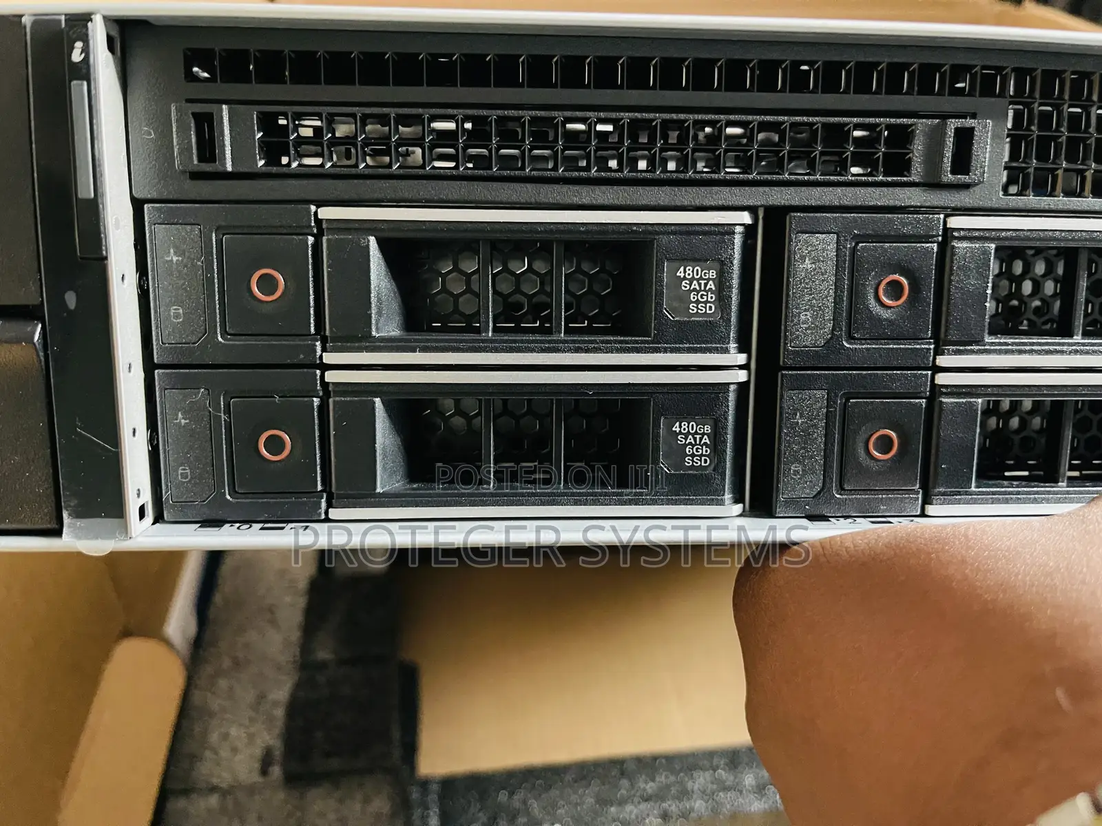 New Server Dell PowerEdge R750 128GB Intel Xeon SSD 1.5T