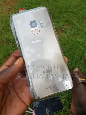 New Samsung Galaxy S9 64 GB Gold