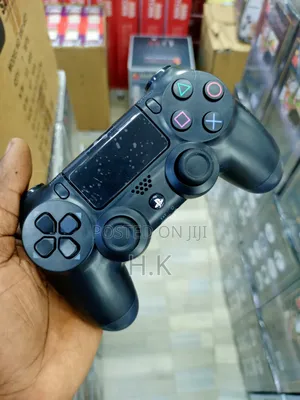 Sony Dualshock 4 Wireless Controller for the Playstation 4 (Ps4).