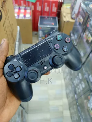 Sony Dualshock 4 Wireless Controller for the Playstation 4 (Ps4).