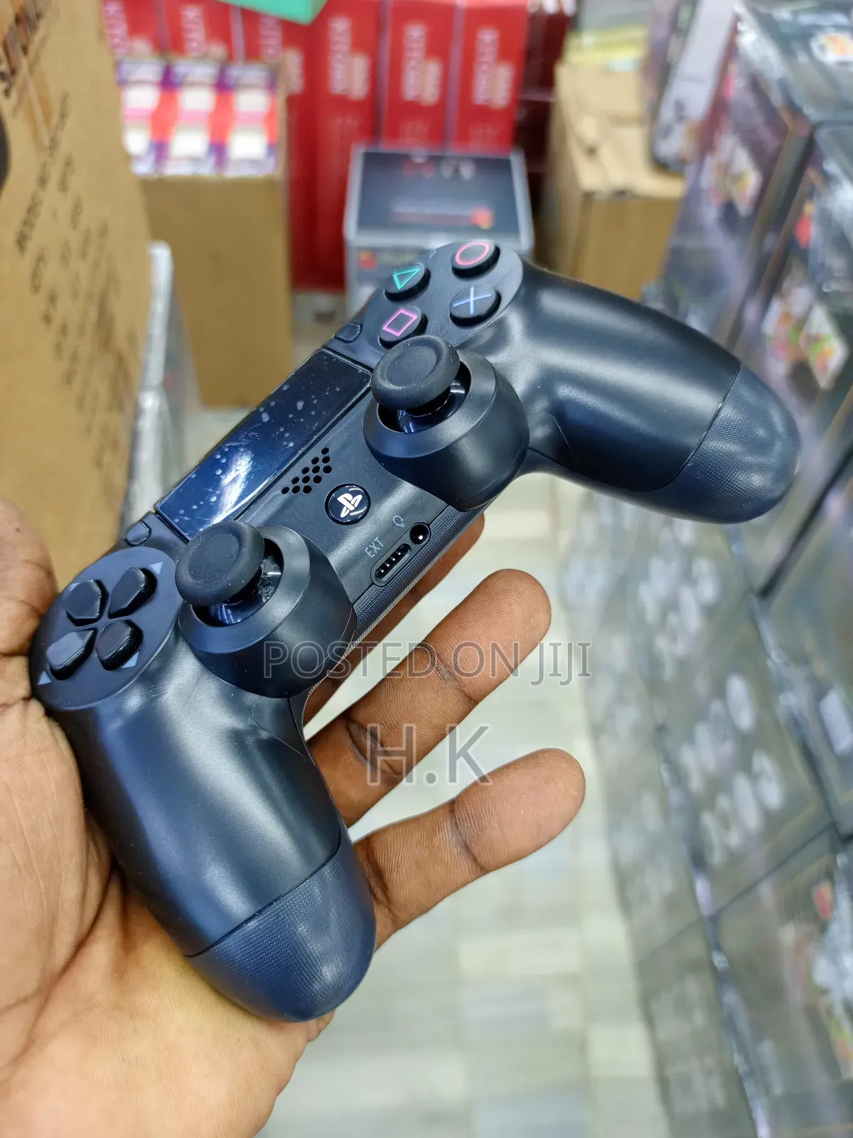 Sony Dualshock 4 Wireless Controller for the Playstation 4 (Ps4).