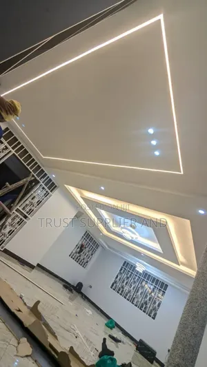 Gypsum Ceiling Worker Profile Lights