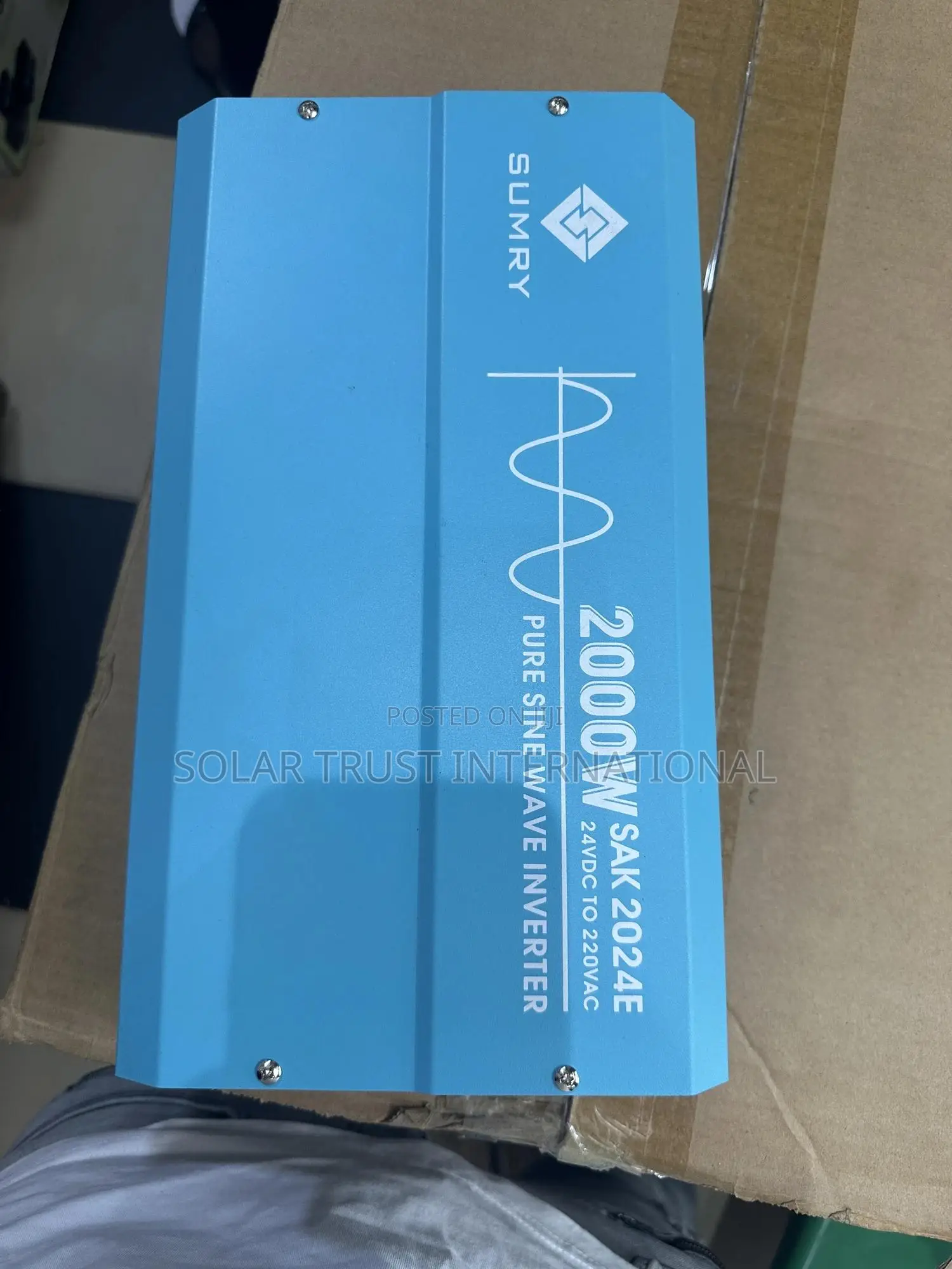Solar Inveter 2000watts/24v