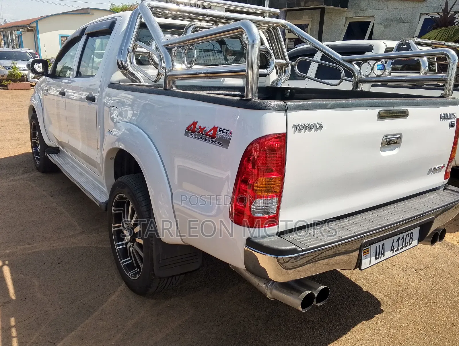 Toyota Hilux 2010 White