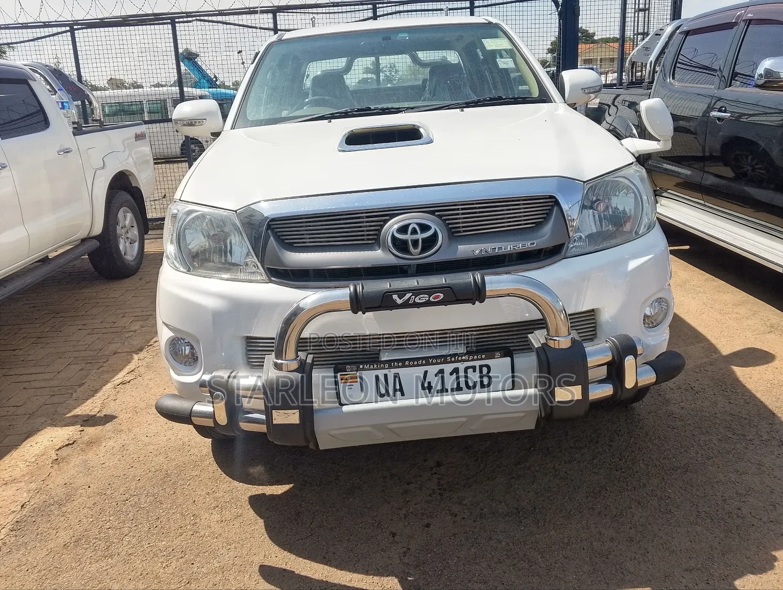Toyota Hilux 2010 White