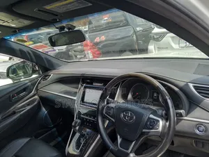 Toyota Harrier 2.0 2015 White
