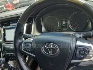Toyota Harrier 2.0 2015 White