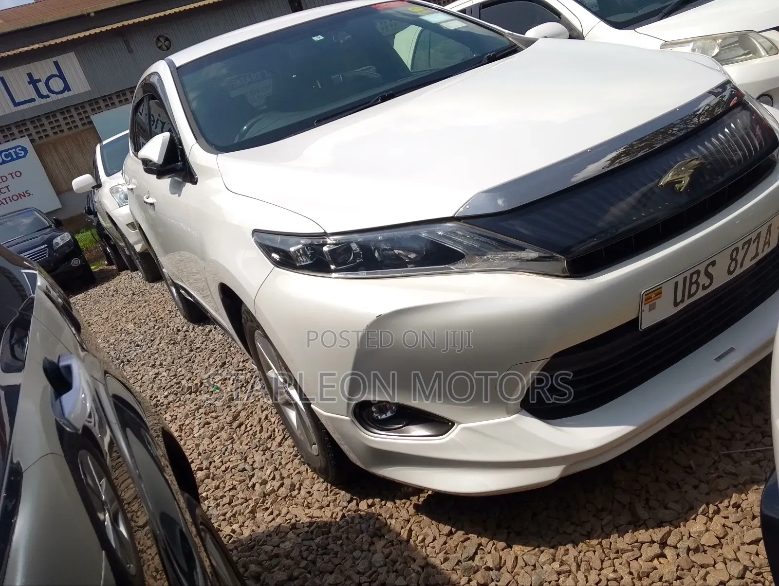 Toyota Harrier 2.0 2015 White