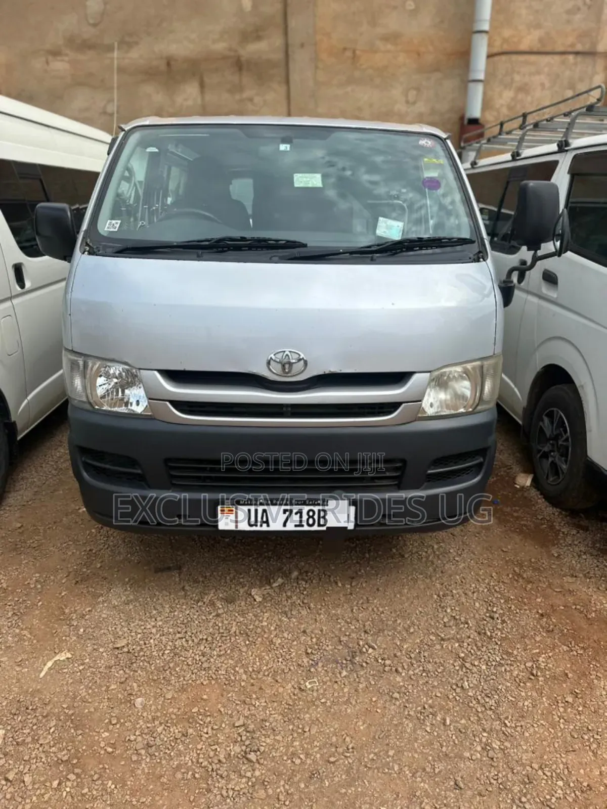 Toyota HiAce 2010 Silver