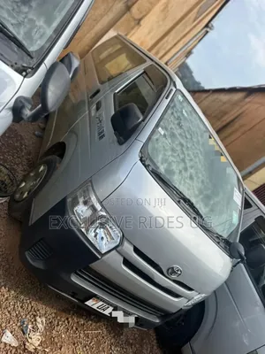 Toyota HiAce 2010 Silver