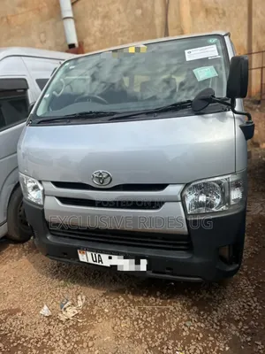 Toyota HiAce 2010 Silver