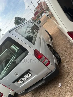 Toyota HiAce 2010 Silver