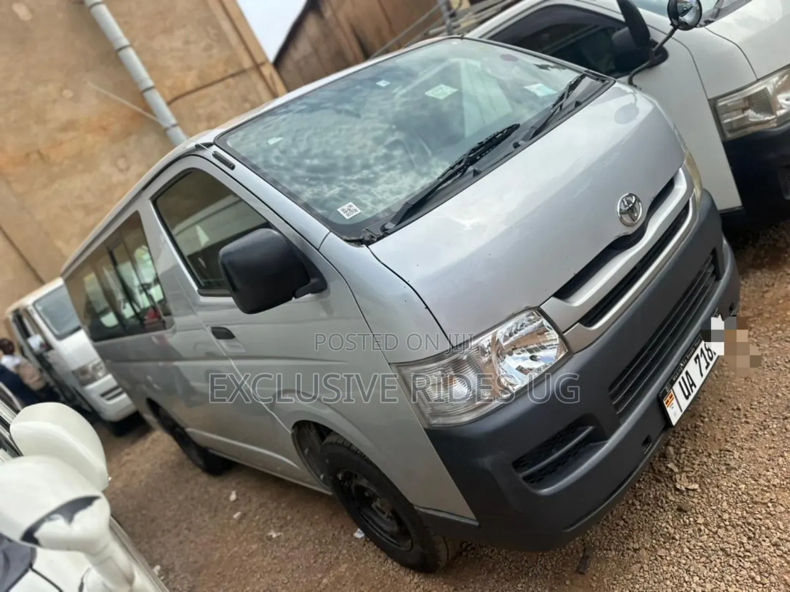Toyota HiAce 2010 Silver