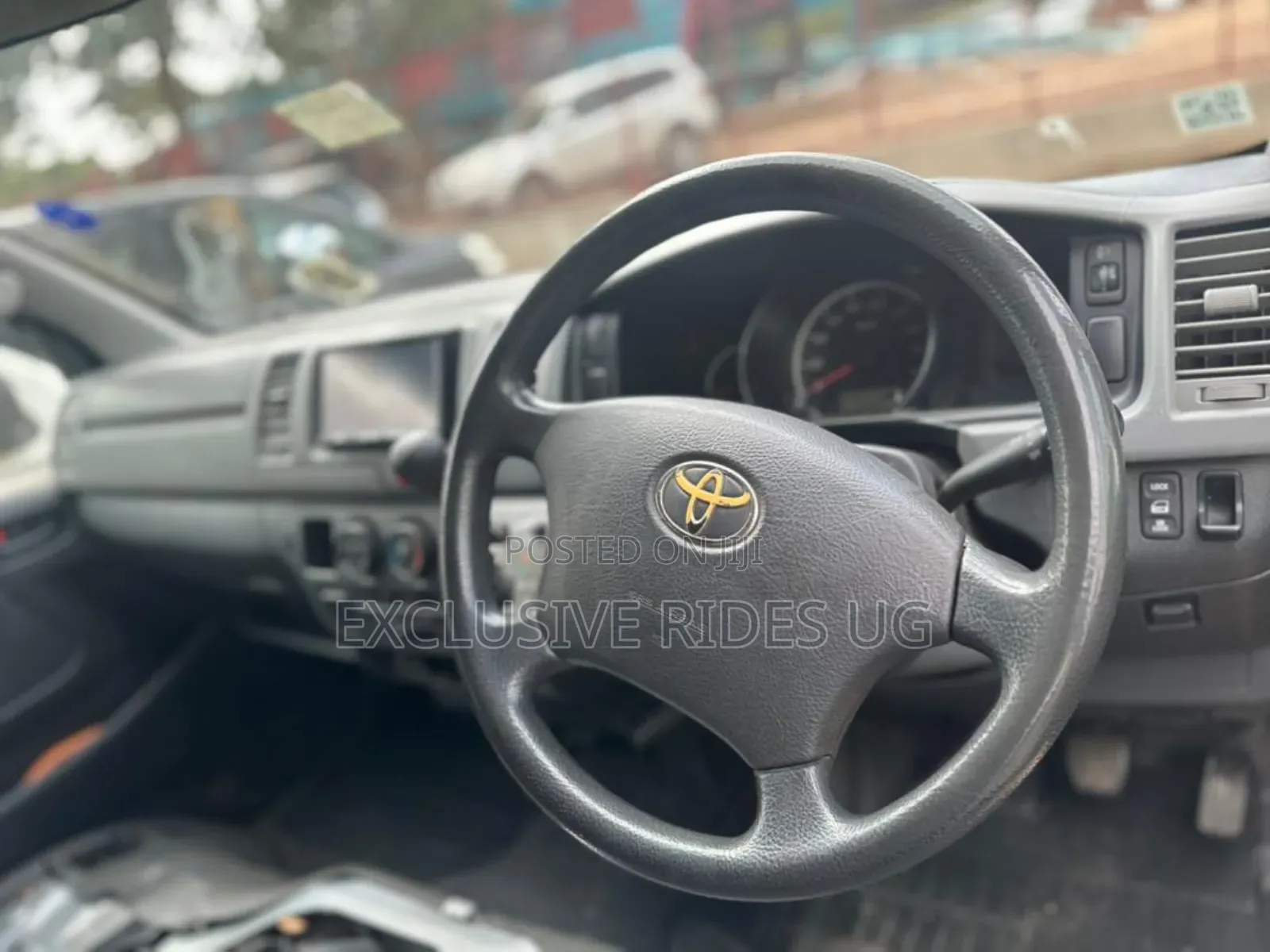 Toyota HiAce 2010 Silver