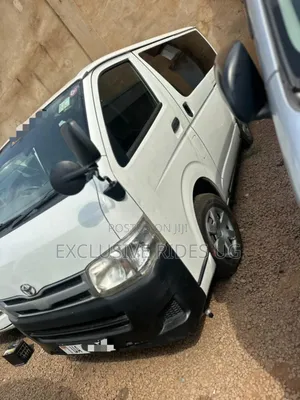 Toyota HiAce 2010 White