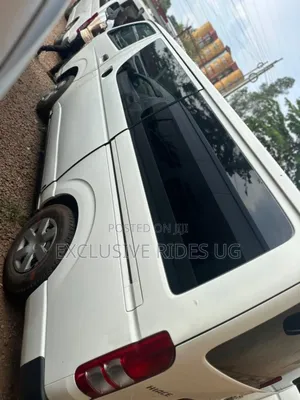 Toyota HiAce 2010 White