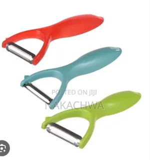 3 Pieces of Plastic Potatoes Peels